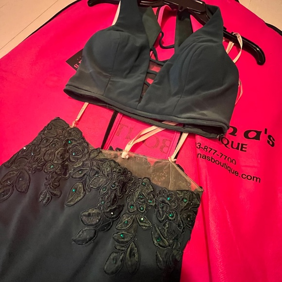 Emerald green dress 2 pc size 00 never worn - Picture 4 of 5